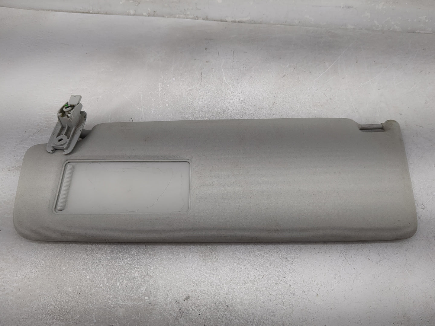 2009-2018 Volkswagen Tiguan Sun Visor Shade Replacement Driver Left Mirror Fits OEM Used Auto Parts - Oemusedautoparts1.com