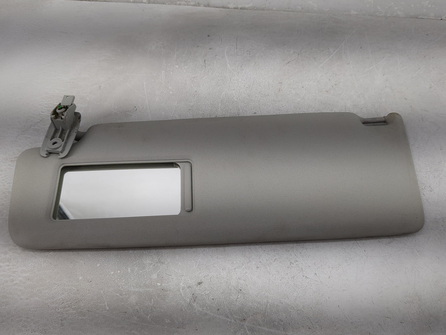 2009-2018 Volkswagen Tiguan Sun Visor Shade Replacement Driver Left Mirror Fits OEM Used Auto Parts - Oemusedautoparts1.com