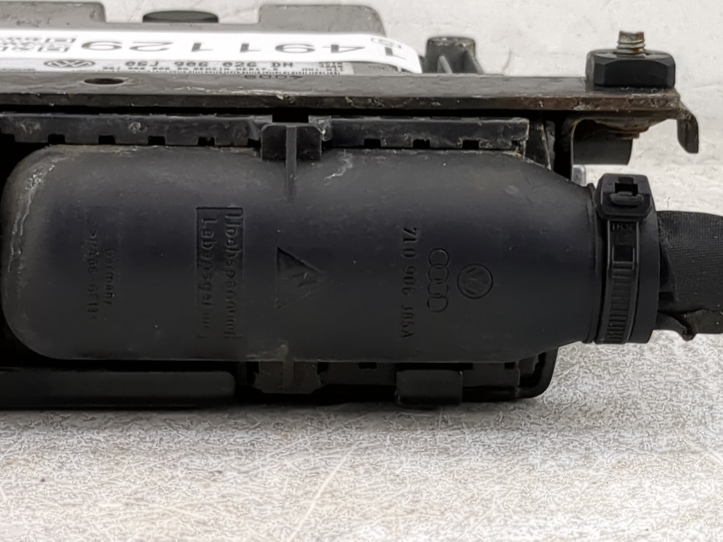 2010 Volkswagen Tiguan PCM Engine Control Computer ECU ECM PCU OEM P/N:06J906026DN 0261S04955, 06J906026DA Fits OEM Used Aut