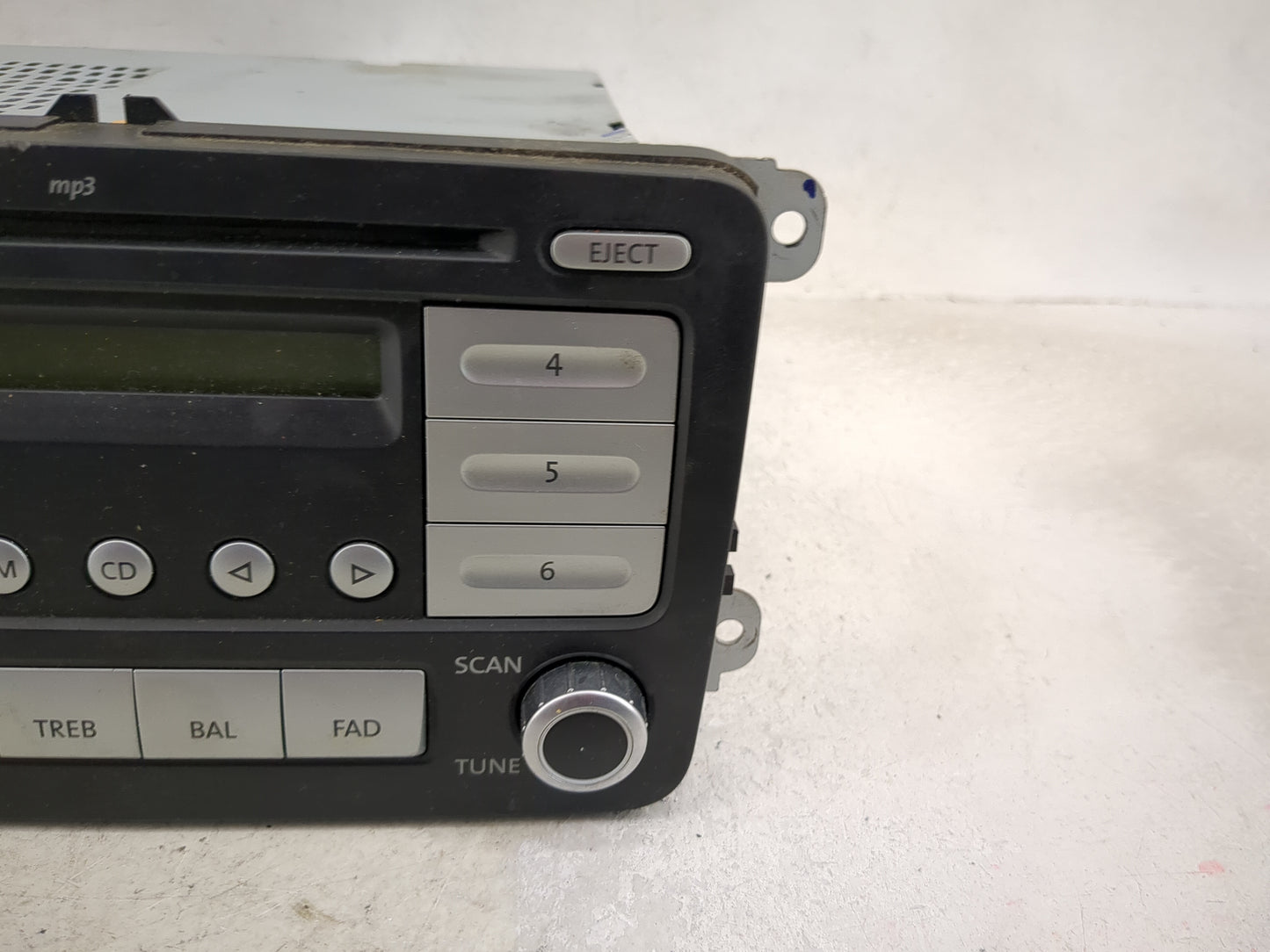 2009-2017 Volkswagen Tiguan Radio AM FM Cd Player Receiver Replacement P/N:1K0035161D 28179833 Fits OEM Used Auto Parts - Oe