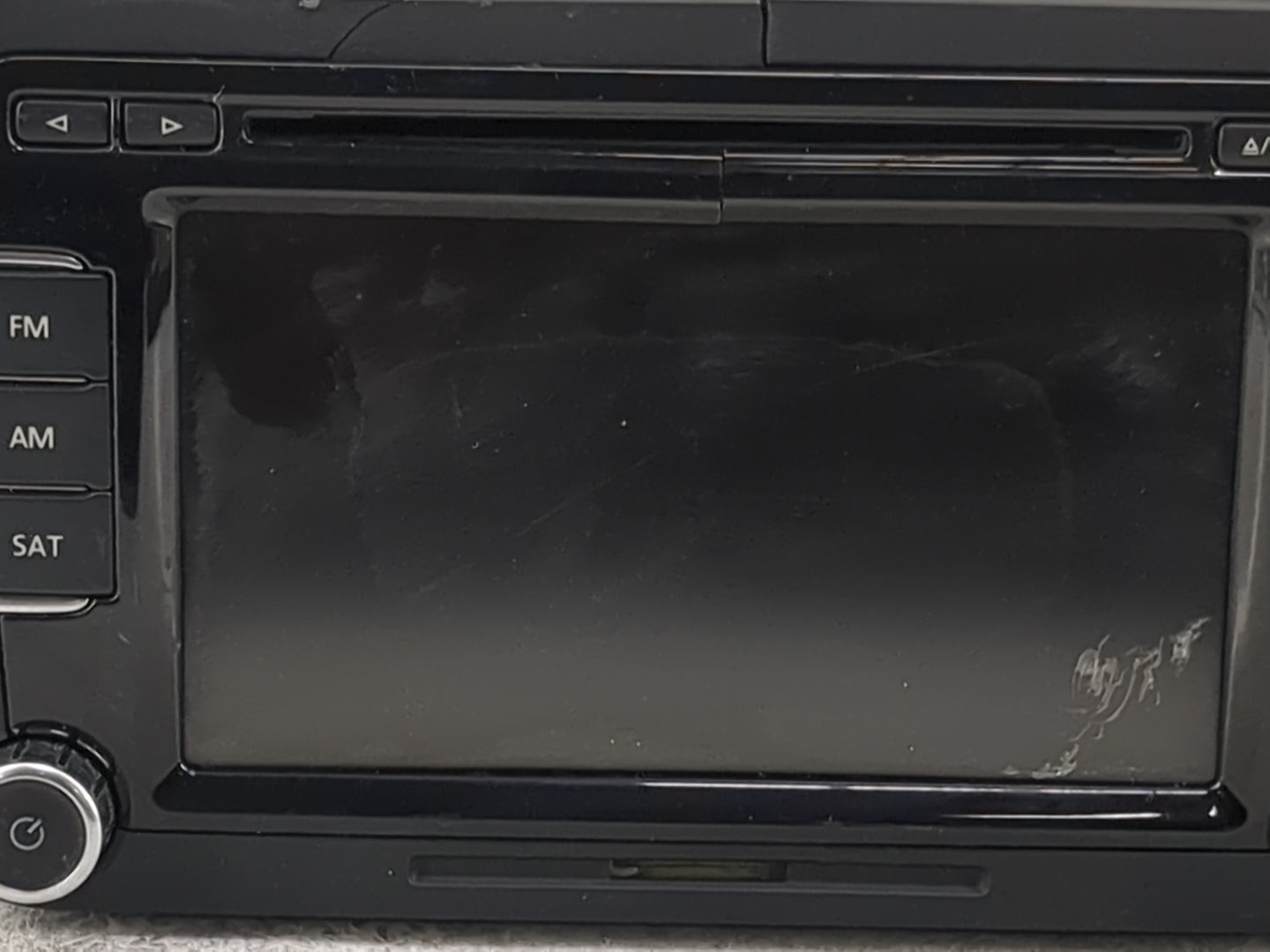 2009-2017 Volkswagen Tiguan Radio AM FM Cd Player Receiver Replacement P/N:1K0035180AC 28242585 Fits OEM Used Auto Parts - O