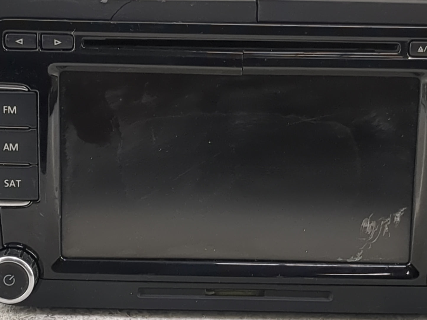 2009-2017 Volkswagen Tiguan Radio AM FM Cd Player Receiver Replacement P/N:1K0035180AC 28242585 Fits OEM Used Auto Parts - O