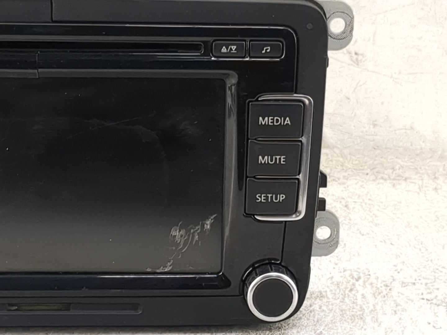 2009-2017 Volkswagen Tiguan Radio AM FM Cd Player Receiver Replacement P/N:1K0035180AC 28242585 Fits OEM Used Auto Parts - O
