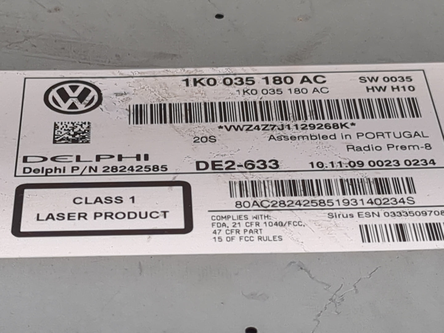 2009-2017 Volkswagen Tiguan Radio AM FM Cd Player Receiver Replacement P/N:1K0035180AC 28242585 Fits OEM Used Auto Parts - O