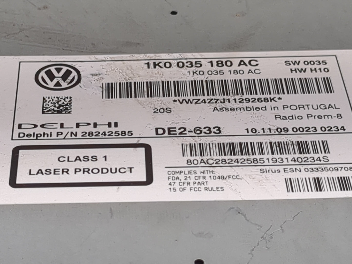 2009-2017 Volkswagen Tiguan Radio AM FM Cd Player Receiver Replacement P/N:1K0035180AC 28242585 Fits OEM Used Auto Parts - O