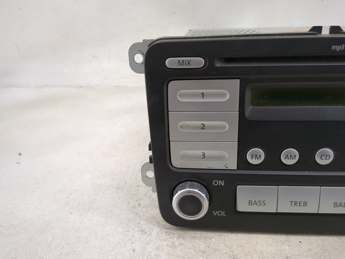 2009-2017 Volkswagen Tiguan Radio AM FM Cd Player Receiver Replacement P/N:1K0035161D 28230185 Fits OEM Used Auto Parts - Oe