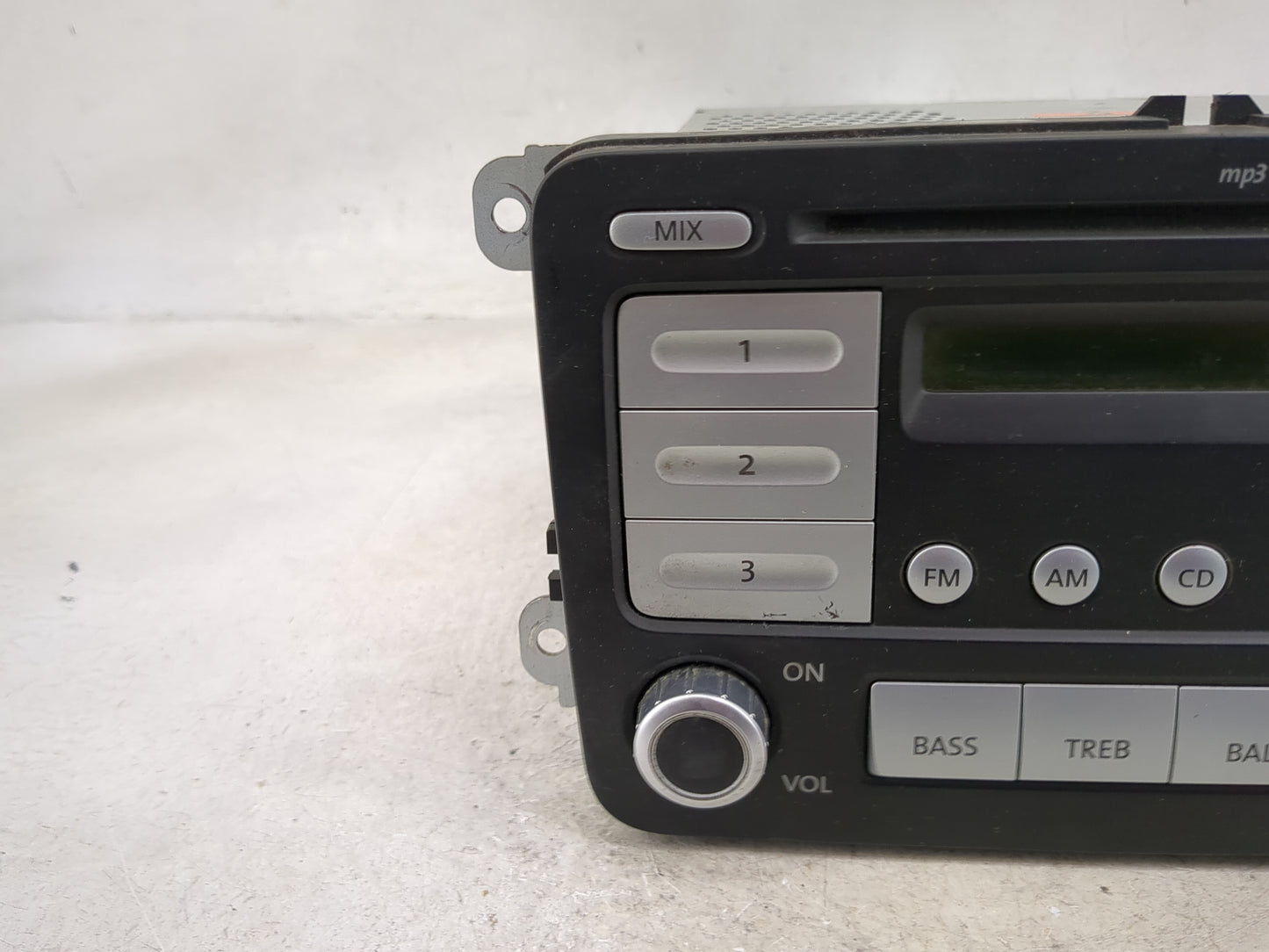 2009-2017 Volkswagen Tiguan Radio AM FM Cd Player Receiver Replacement P/N:1K0035161D 28230185 Fits OEM Used Auto Parts - Oe