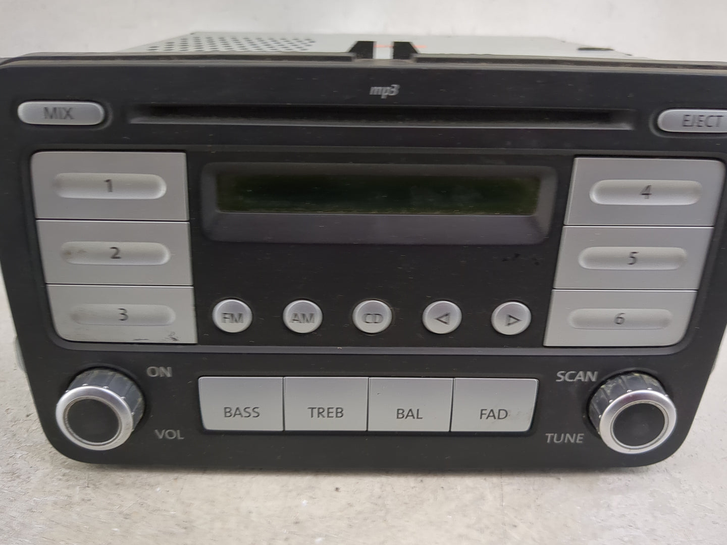 2009-2017 Volkswagen Tiguan Radio AM FM Cd Player Receiver Replacement P/N:1K0035161D 28230185 Fits OEM Used Auto Parts - Oe