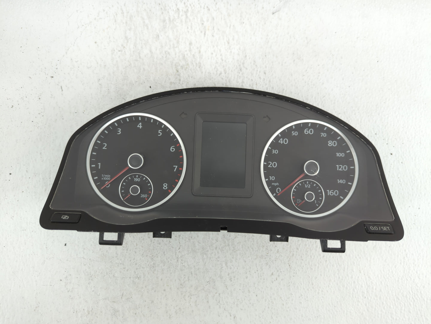 2010 Volkswagen Tiguan Instrument Cluster Speedometer Gauges P/N:5N0920961A 5N0920971A, 5N0920961, 5N0920971D Fits OEM Used 