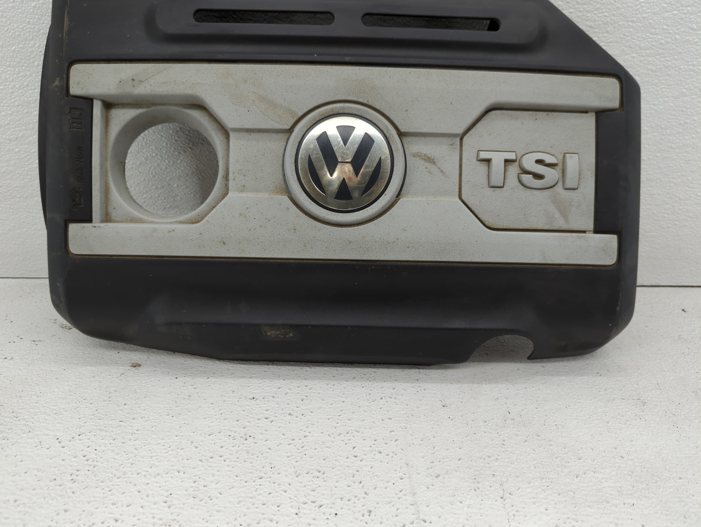 2010 Volkswagen Tiguan Engine Cover - Oemusedautoparts1.com