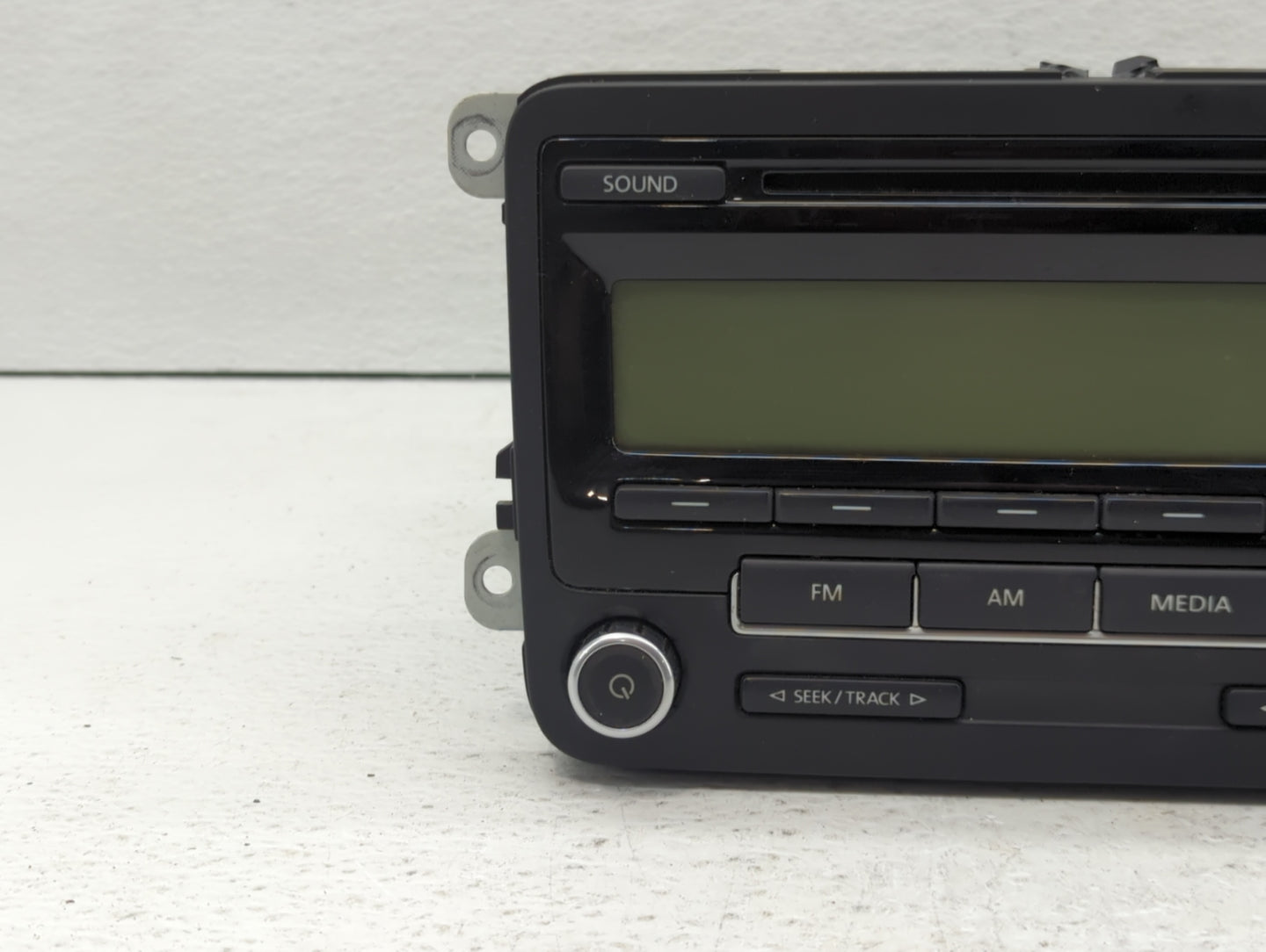 2009-2017 Volkswagen Tiguan Radio AM FM Cd Player Receiver Replacement P/N:5N0 035 164 D 1K0 035 161 D Fits OEM Used Auto Pa