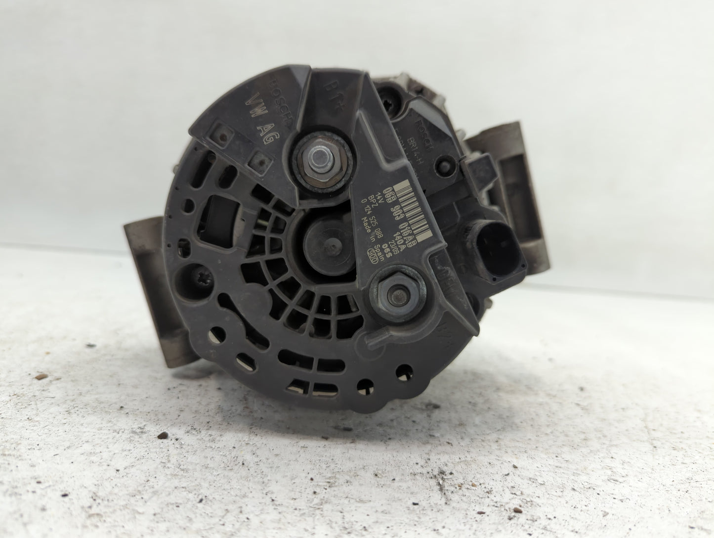 2009-2018 Volkswagen Tiguan Alternator Replacement Generator Charging Assembly Engine OEM P/N:06B 903 016AB Fits OEM Used Au