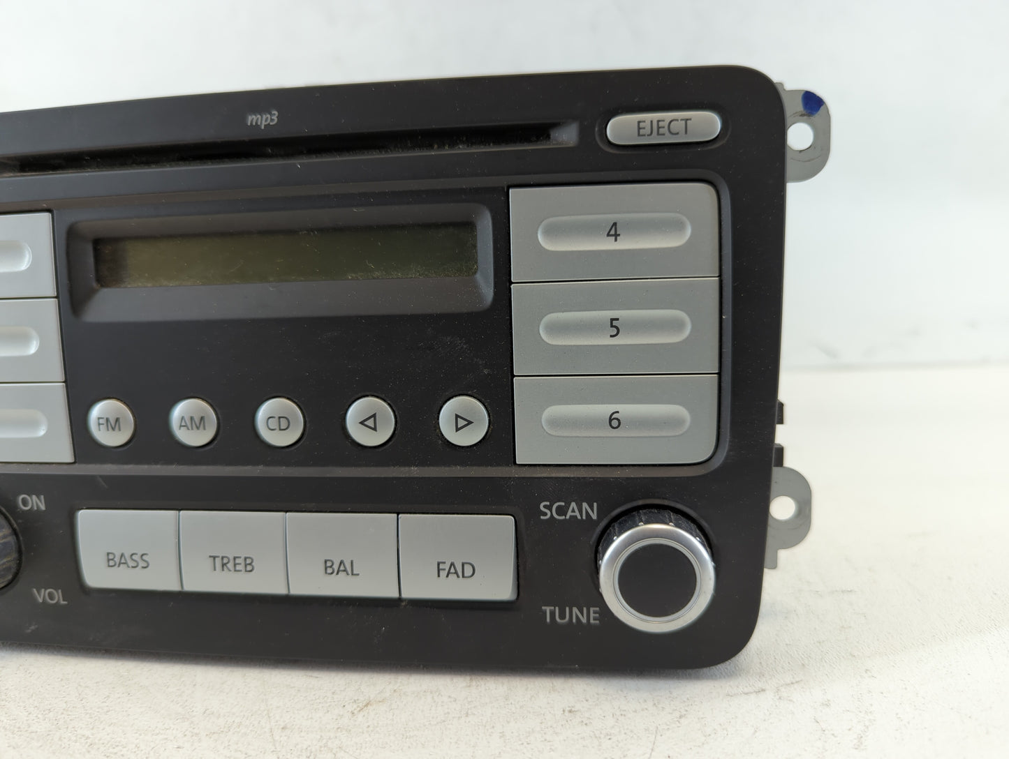 2009-2017 Volkswagen Tiguan Am Fm Cd Player Radio Receiver - Oemusedautoparts1.com