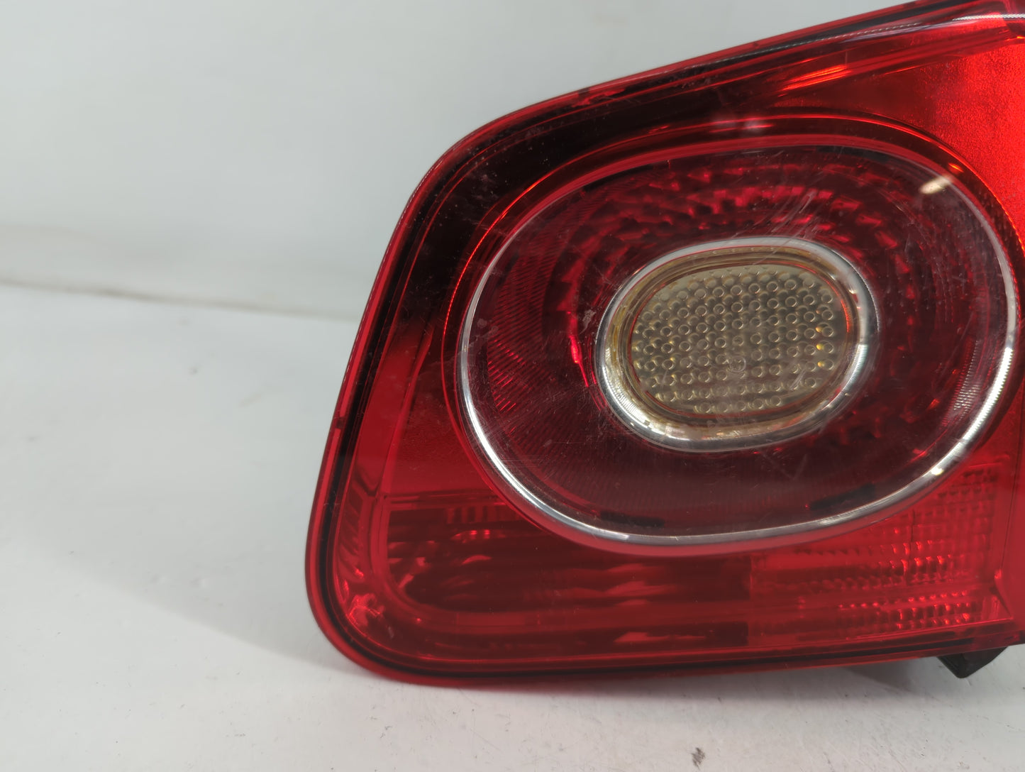 2009-2011 Volkswagen Tiguan Tail Light Assembly Driver Left OEM P/N:THK 215 SAE T 06 DOT Fits Fits 2009 2010 2011 OEM Used A