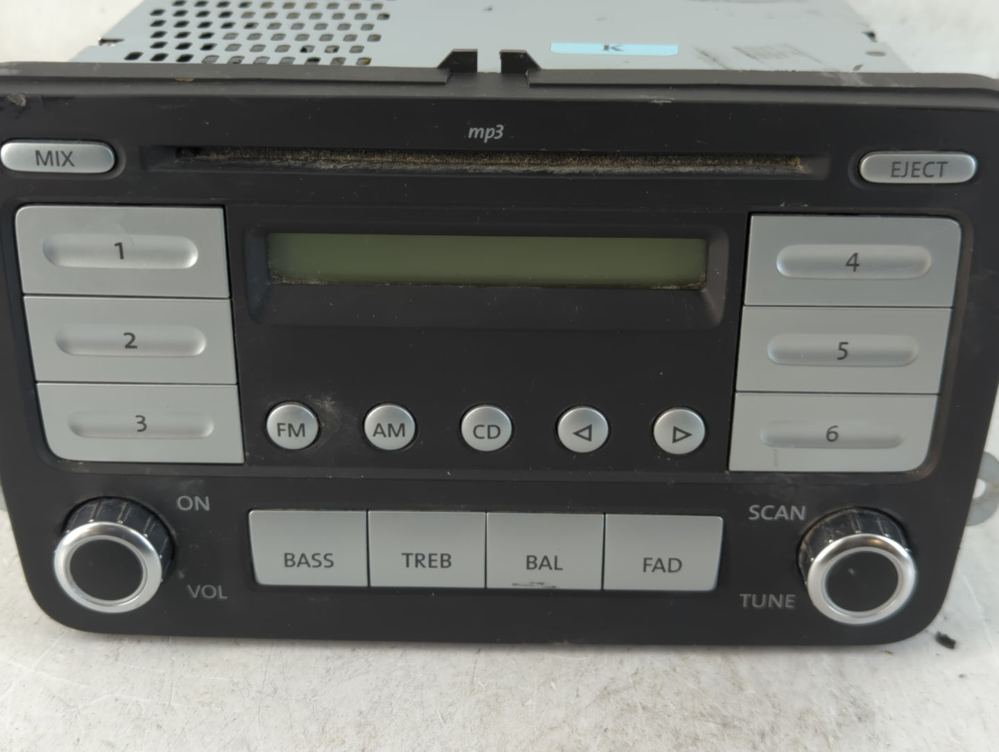 2009-2017 Volkswagen Tiguan Radio AM FM Cd Player Receiver Replacement P/N:2817933 Fits OEM Used Auto Parts - Oemusedautopar