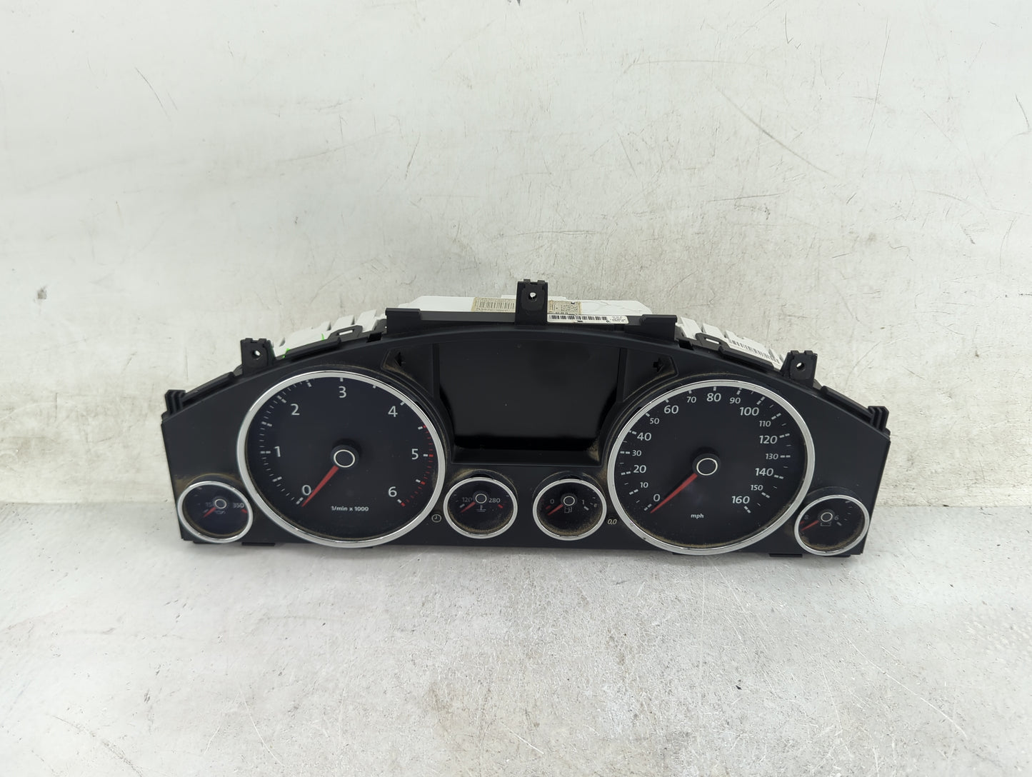 2010 Volkswagen Touareg Instrument Cluster Speedometer Gauges P/N:0263671311 7L6920990P, 1030062132 Miles: Fits OEM Used Aut