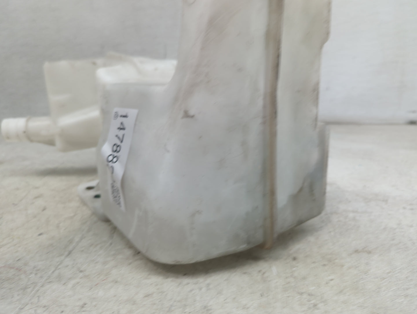 2010 Volkswagen Touran Windshield Washer Fluid Reservoir Bottle Oem - Oemusedautoparts1.com