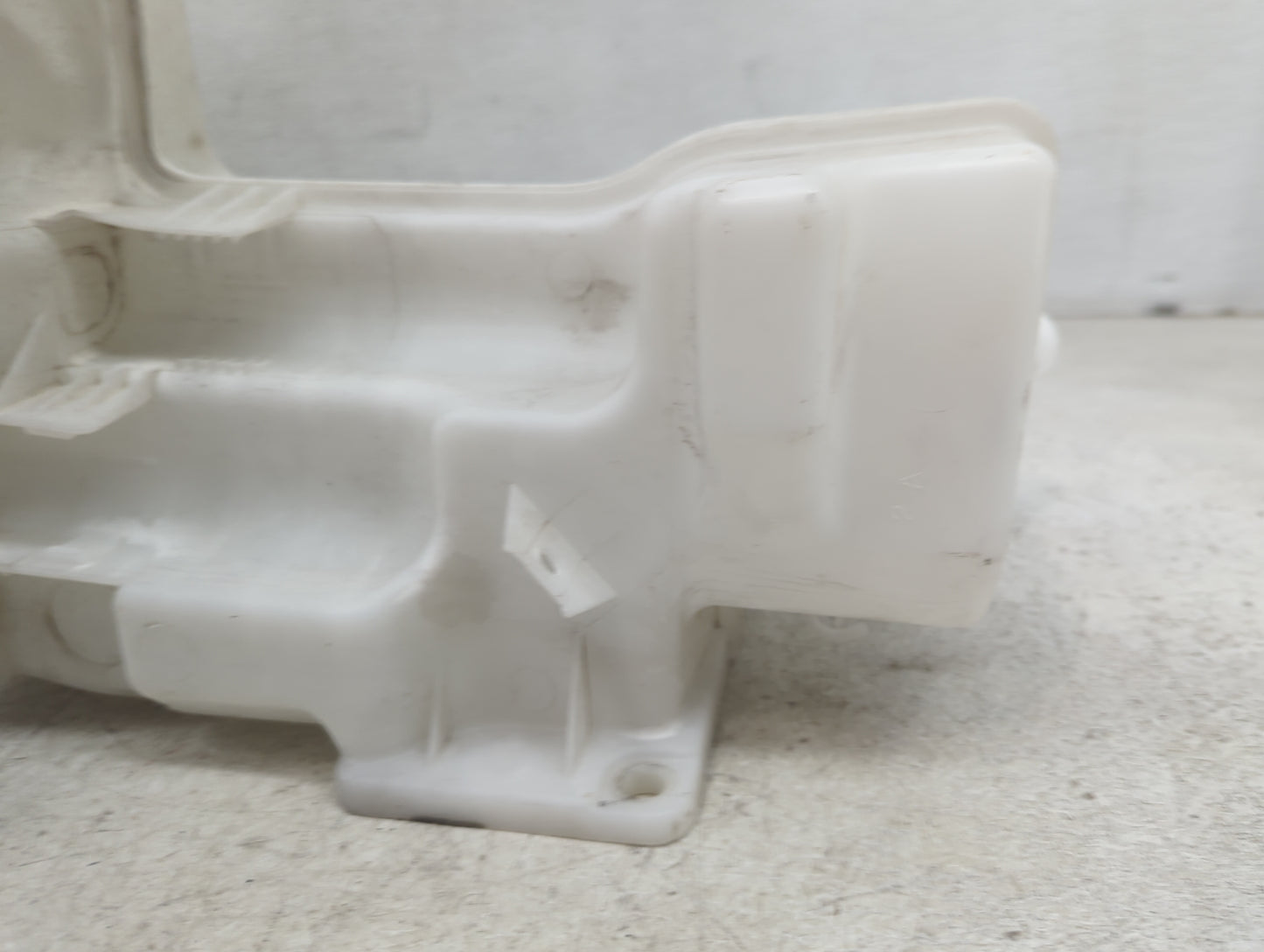 2010 Volkswagen Touran Windshield Washer Fluid Reservoir Bottle Oem - Oemusedautoparts1.com