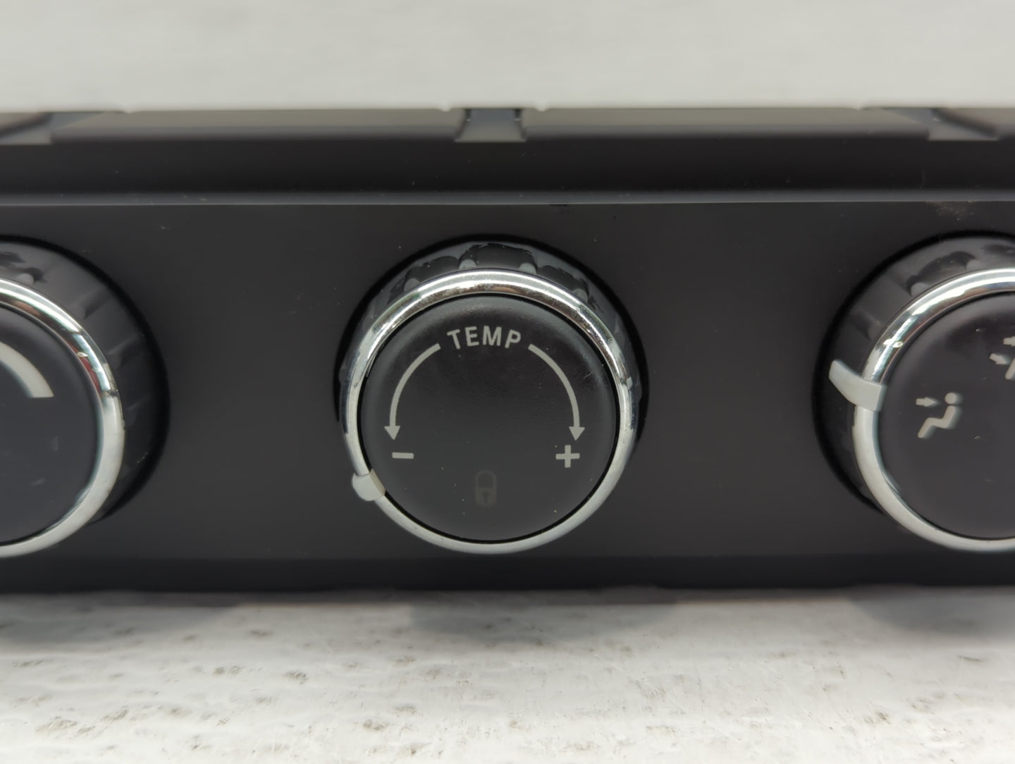 2010 Volkswagon Routan Climate Control Module Temperature AC/Heater Replacement P/N:55111896AC 55111896AB Fits OEM Used Auto