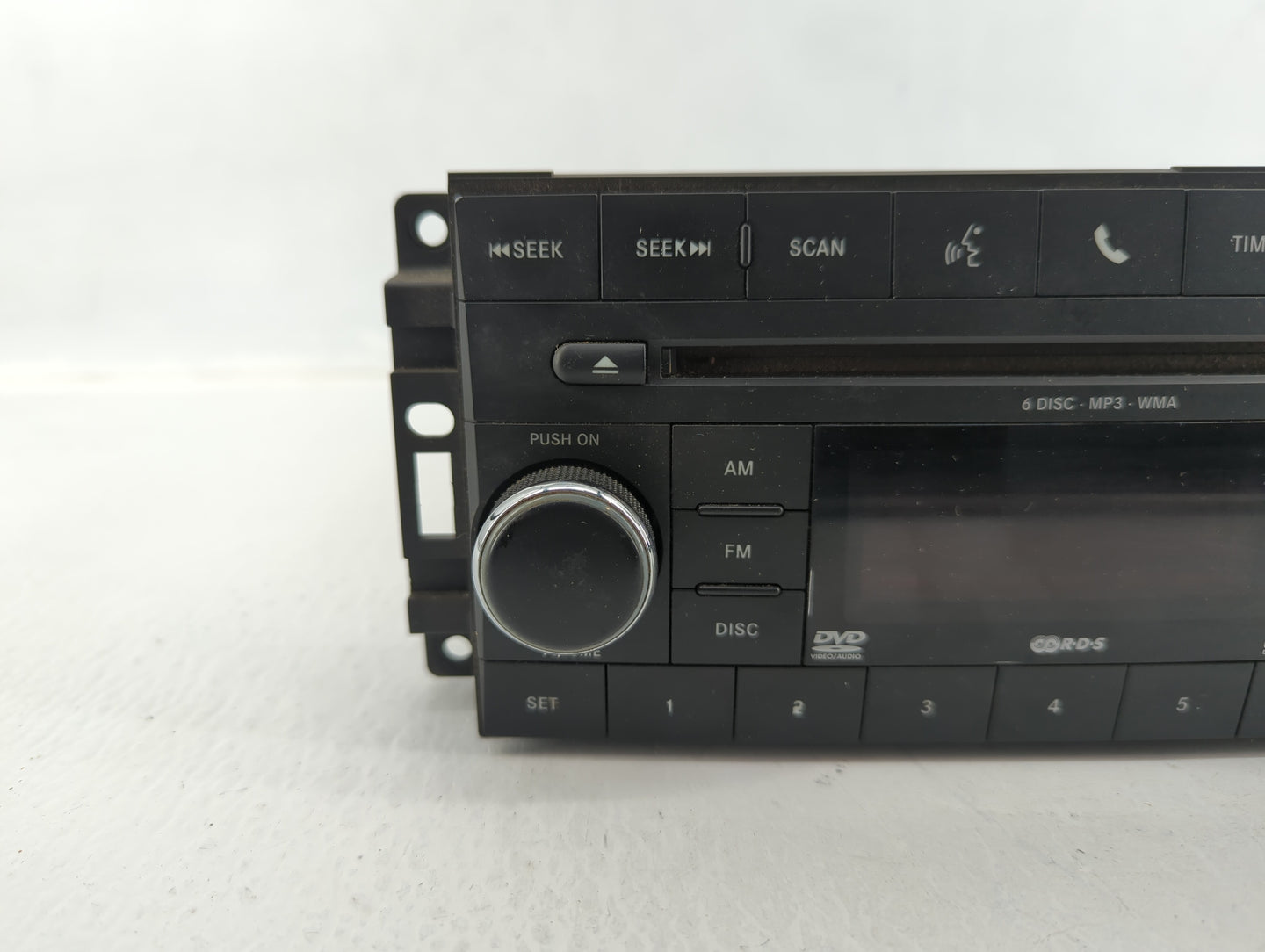 2009-2011 Volkswagen Routan Am Fm Cd Player Radio Receiver - Oemusedautoparts1.com