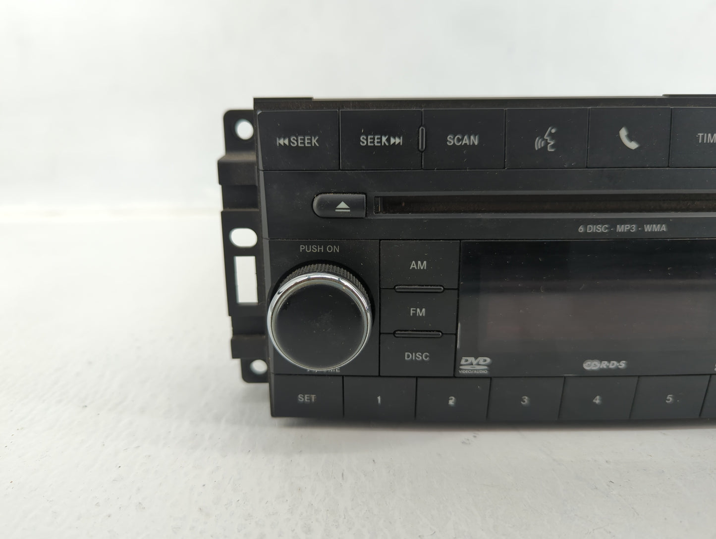 2009-2011 Volkswagen Routan Am Fm Cd Player Radio Receiver - Oemusedautoparts1.com
