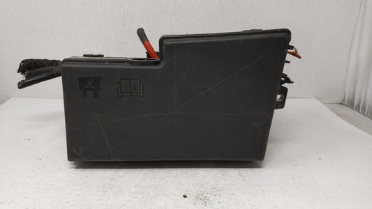 2010-2011 Volvo S40 Fusebox Fuse Box Panel Relay Module P/N:3M5T-14A142-AB Fits Fits 2010 2011 2012 2013 OEM Used Auto Parts