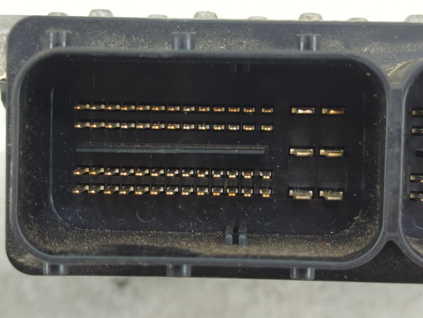 2010 Volvo S70 PCM Engine Control Computer ECU ECM PCU OEM P/N:MB279700-9280 30729261 Fits OEM Used Auto Parts - Oemusedauto