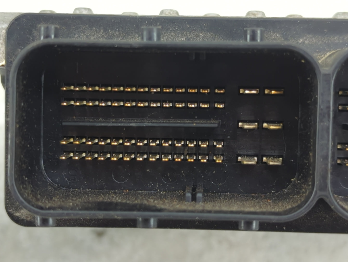 2010 Volvo S70 PCM Engine Control Computer ECU ECM PCU OEM P/N:MB279700-9280 30729261 Fits OEM Used Auto Parts - Oemusedauto