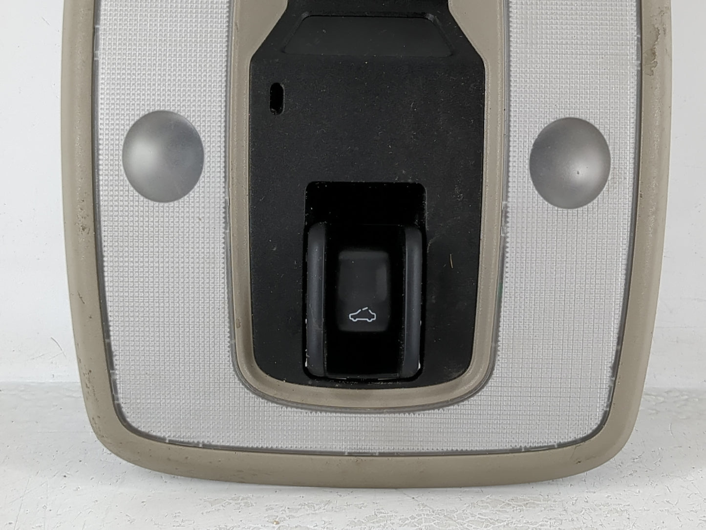 2010 Volvo V40 Center Floor Console P/N:C153I124 Fits Fits 2008 2009 2011 2012 2013 OEM Used Auto Parts - Oemusedautoparts1.