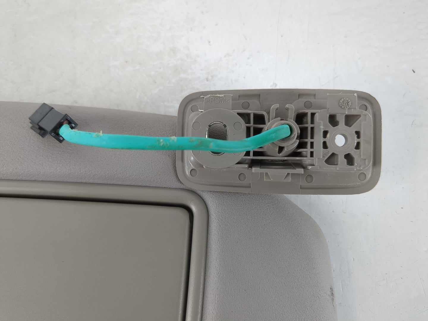 2010 Volvo V40 Sun Visor Shade Replacement Passenger Right Mirror Fits Fits 2007 2008 2009 2011 OEM Used Auto Parts - Oemuse