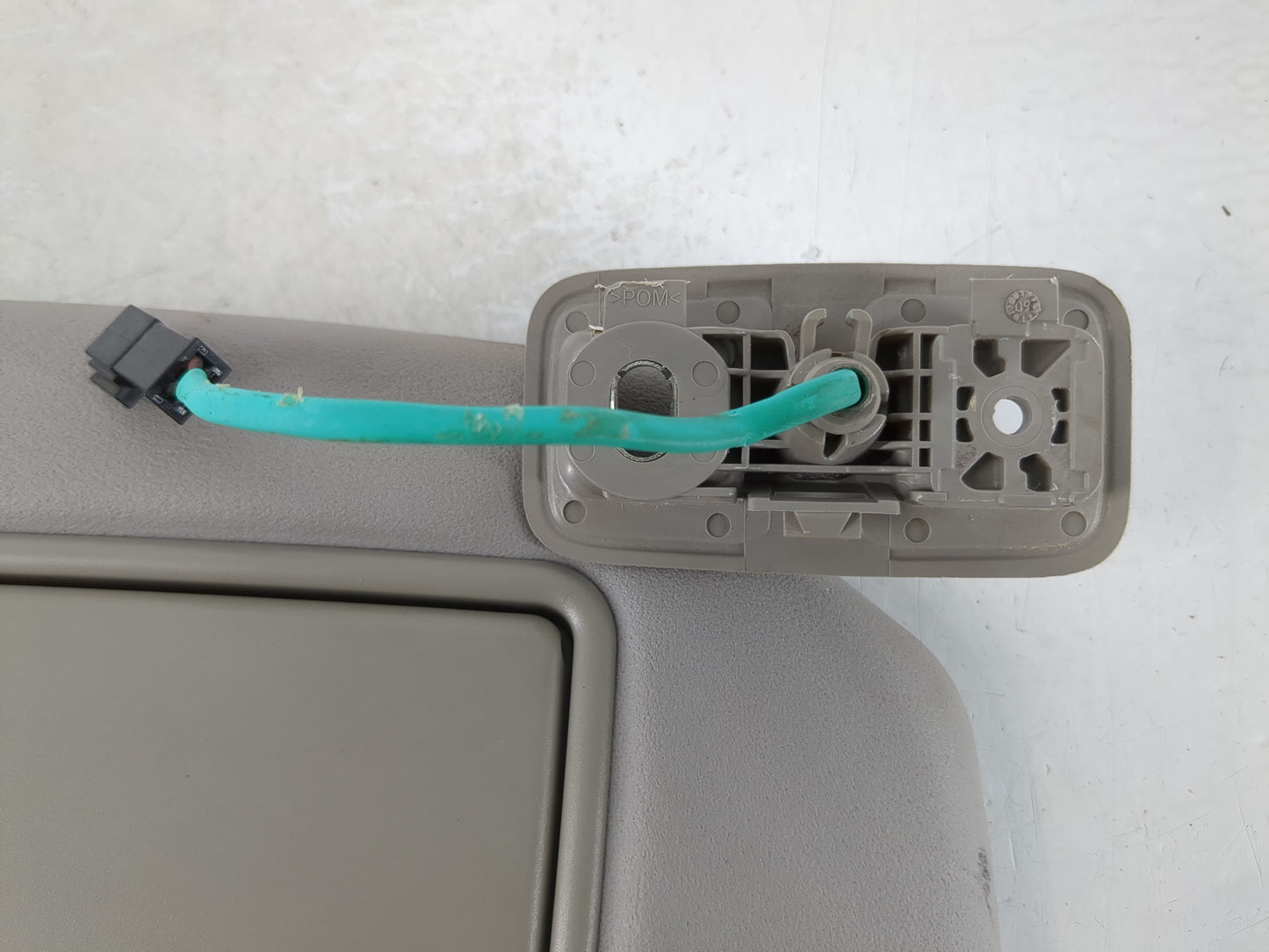 2010 Volvo V40 Sun Visor Shade Replacement Passenger Right Mirror Fits Fits 2007 2008 2009 2011 OEM Used Auto Parts - Oemuse