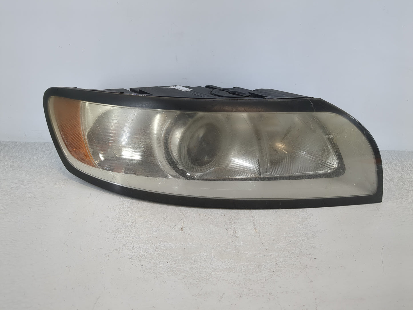 Volvo V40 Passenger Right Oem Head Light Headlight Lamp - Oemusedautoparts1.com