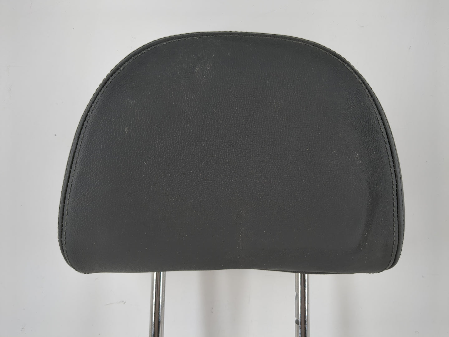 2010 Volvo V40 Headrest Head Rest Front Driver Passenger Seat Black - Oemusedautoparts1.com