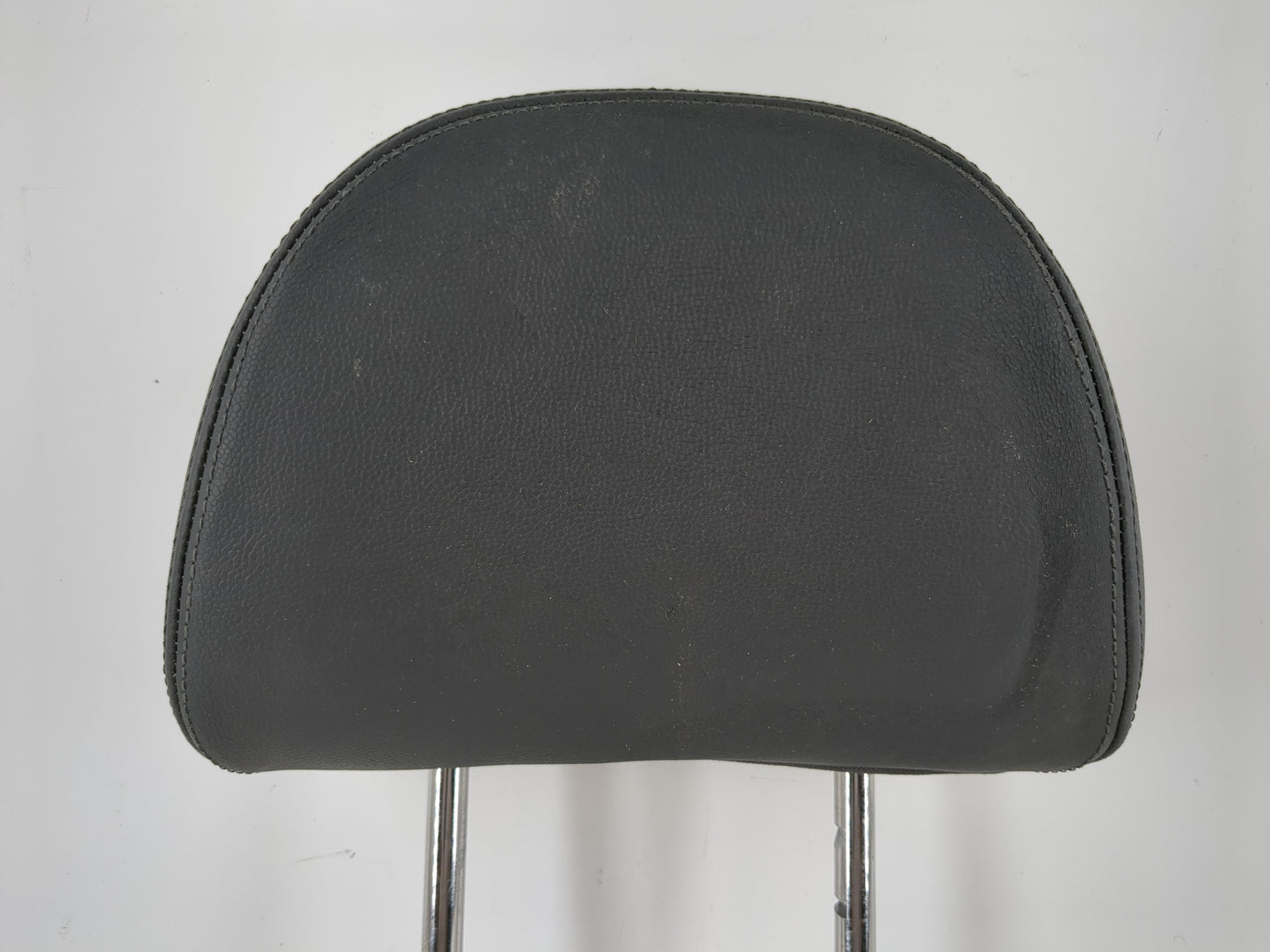 2010 Volvo V40 Headrest Head Rest Front Driver Passenger Seat Black - Oemusedautoparts1.com