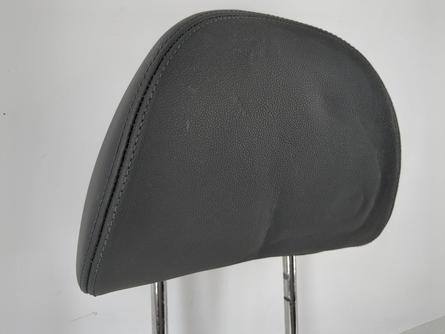2010 Volvo V40 Headrest Head Rest Front Driver Passenger Seat Black - Oemusedautoparts1.com