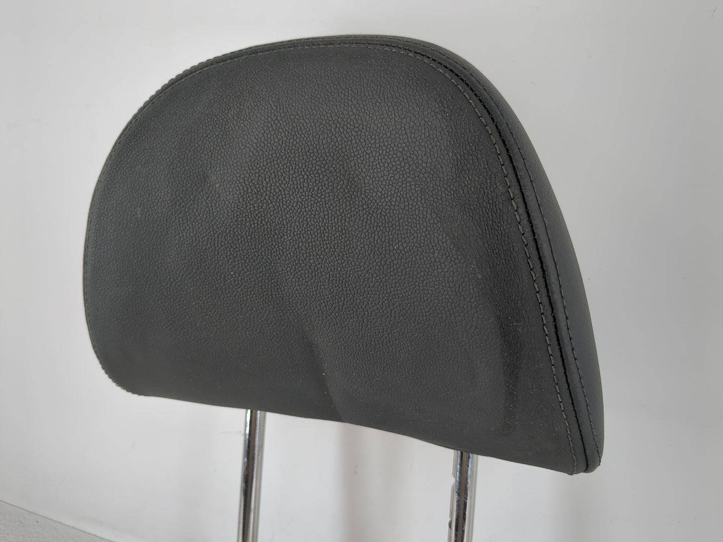 2010 Volvo V40 Headrest Head Rest Front Driver Passenger Seat Black - Oemusedautoparts1.com