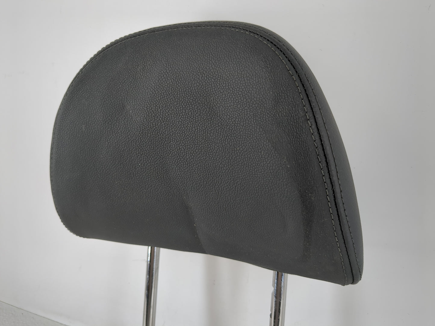 2010 Volvo V40 Headrest Head Rest Front Driver Passenger Seat Black - Oemusedautoparts1.com