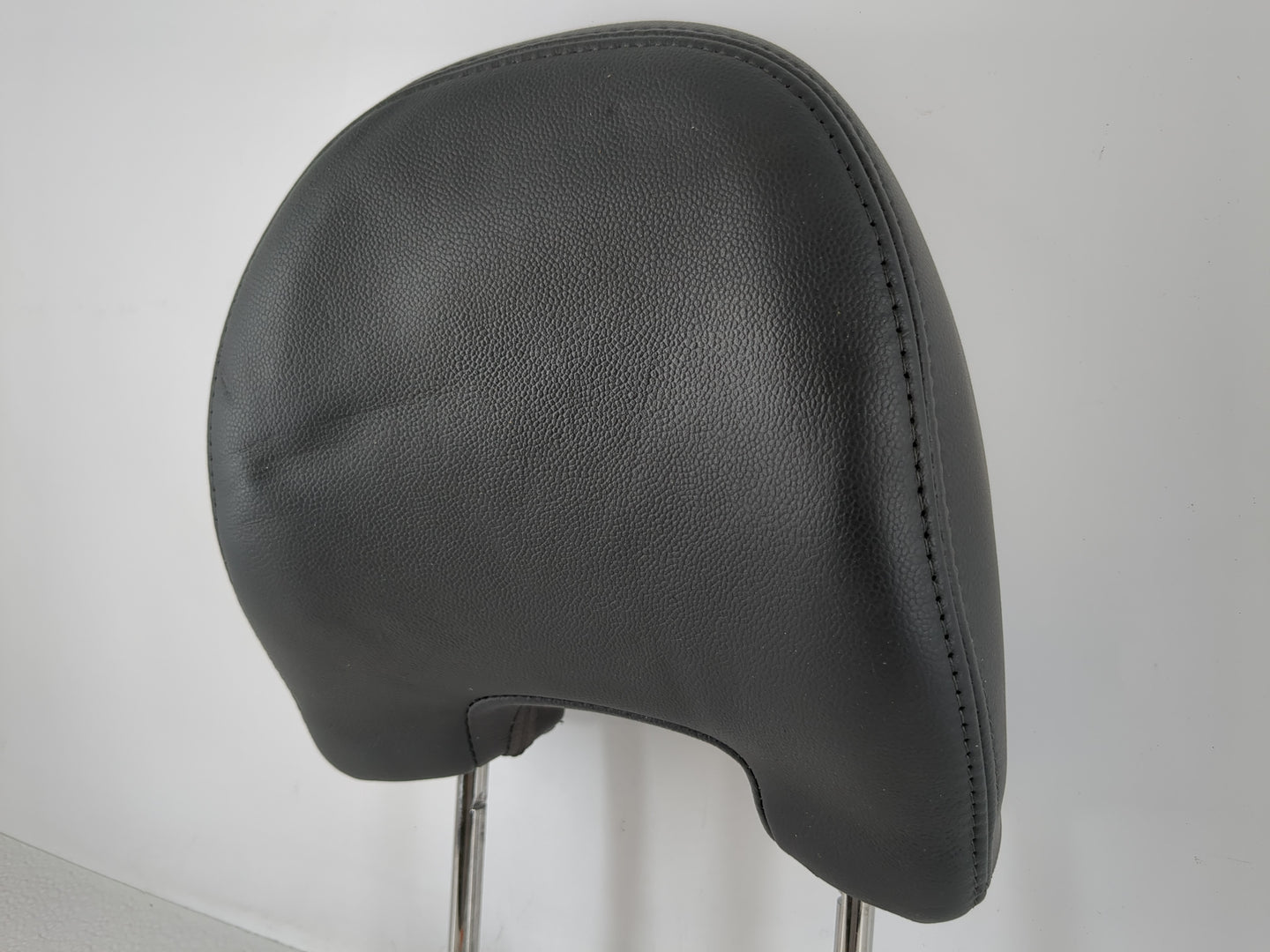 2004 Volvo V40 Headrest Head Rest Front Driver Passenger Seat Fits Fits 2005 2006 2007 2008 2009 2010 2011 OEM Used Auto Par