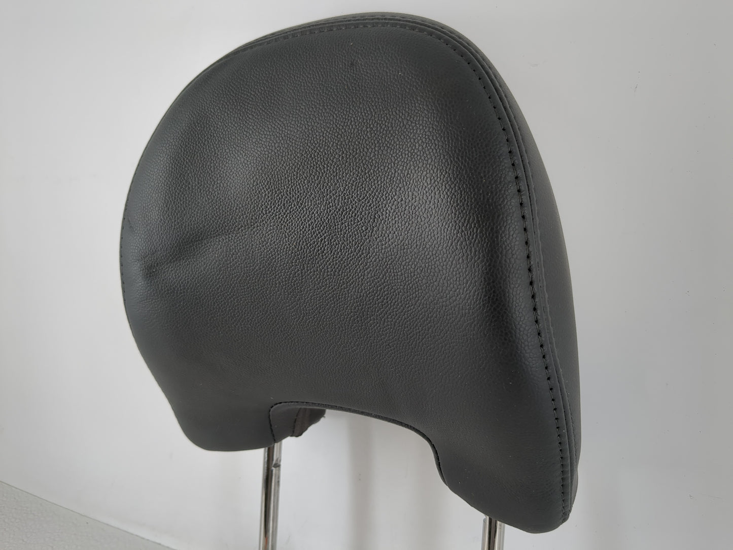 2004 Volvo V40 Headrest Head Rest Front Driver Passenger Seat Fits Fits 2005 2006 2007 2008 2009 2010 2011 OEM Used Auto Par