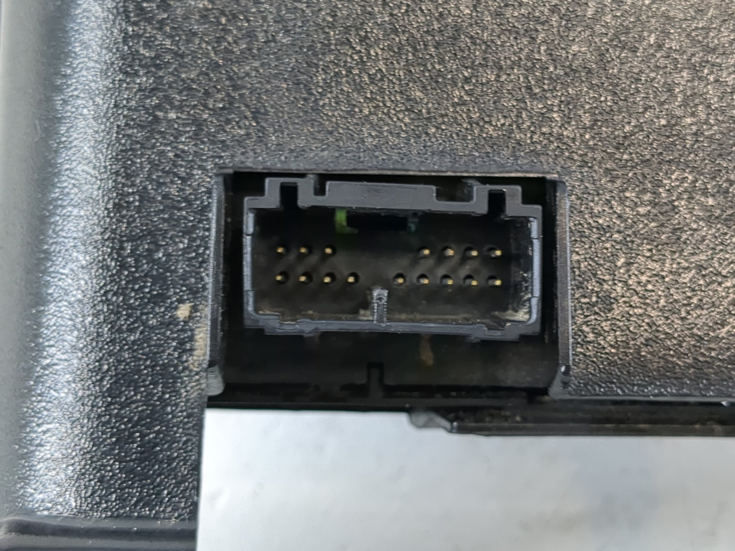 2010 Volvo V40 Radio AM FM Cd Player Receiver Replacement Fits Fits 2011 2012 2013 OEM Used Auto Parts - Oemusedautoparts1.c