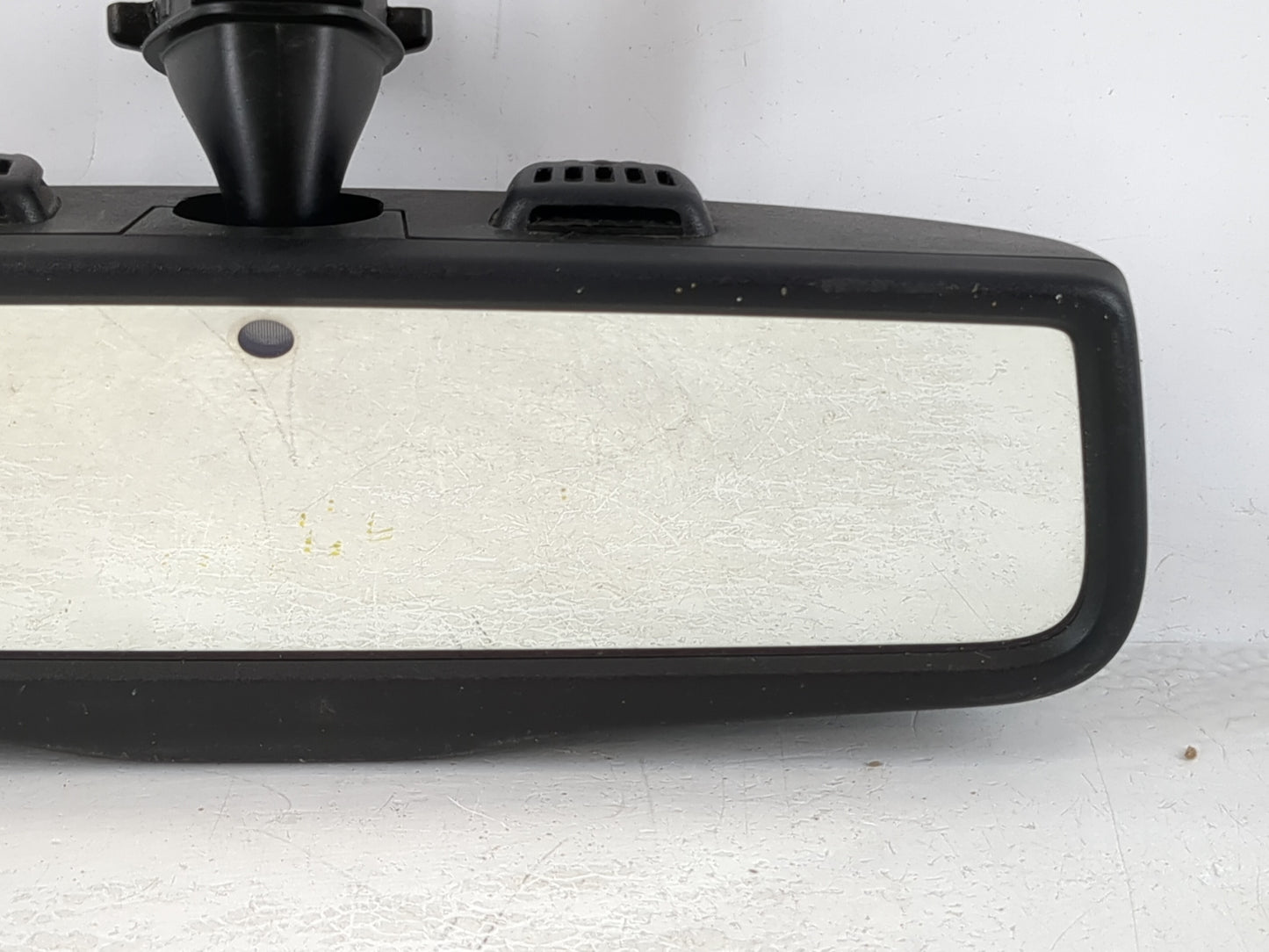 2010 Volvo V40 Interior Rear View Mirror Replacement OEM P/N:E11026542 Fits Fits 2008 2009 2011 2012 2013 OEM Used Auto Part