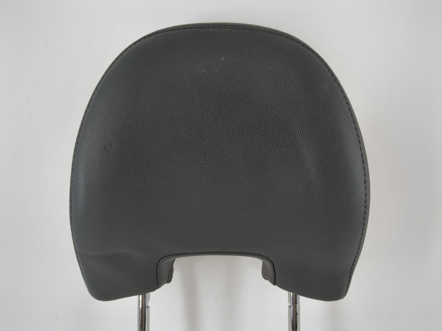 2004 Volvo V40 Headrest Head Rest Front Driver Passenger Seat Fits Fits 2005 2006 2007 2008 2009 2010 2011 OEM Used Auto Par