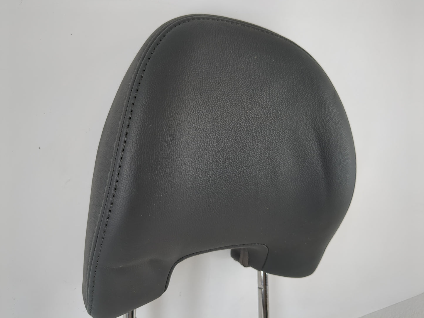 2004 Volvo V40 Headrest Head Rest Front Driver Passenger Seat Fits Fits 2005 2006 2007 2008 2009 2010 2011 OEM Used Auto Par