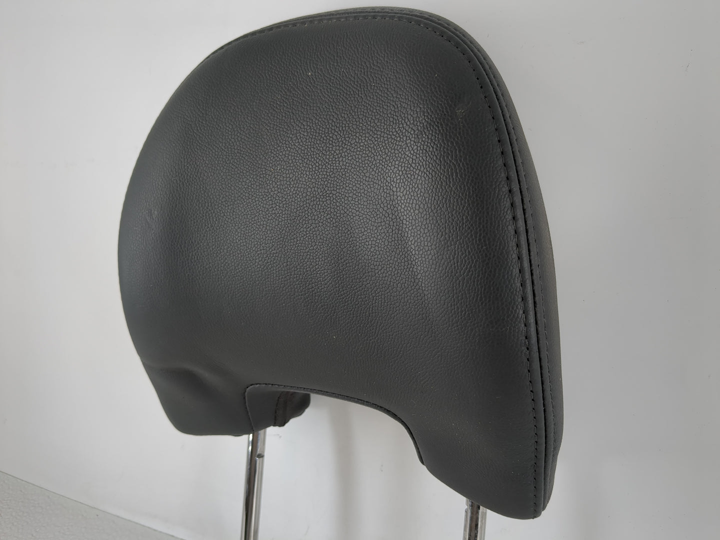 2004 Volvo V40 Headrest Head Rest Front Driver Passenger Seat Fits Fits 2005 2006 2007 2008 2009 2010 2011 OEM Used Auto Par