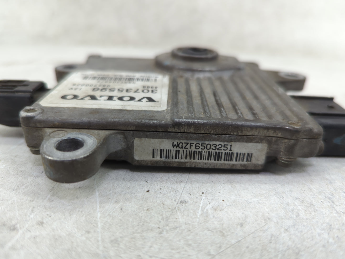 2010 Volvo V40 Transmission Control Module Tcu Tcm 30735596 - Oemusedautoparts1.com