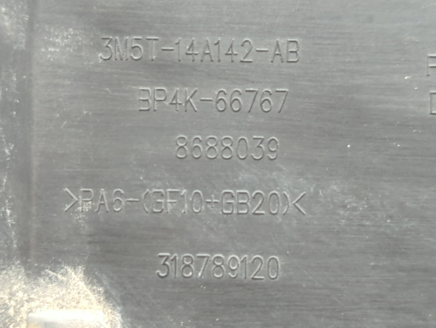 2010 Volvo V40 Fusebox Fuse Box Panel Relay Module P/N:3M5T-14A142-AB Fits Fits 2011 2012 2013 OEM Used Auto Parts - Oemused