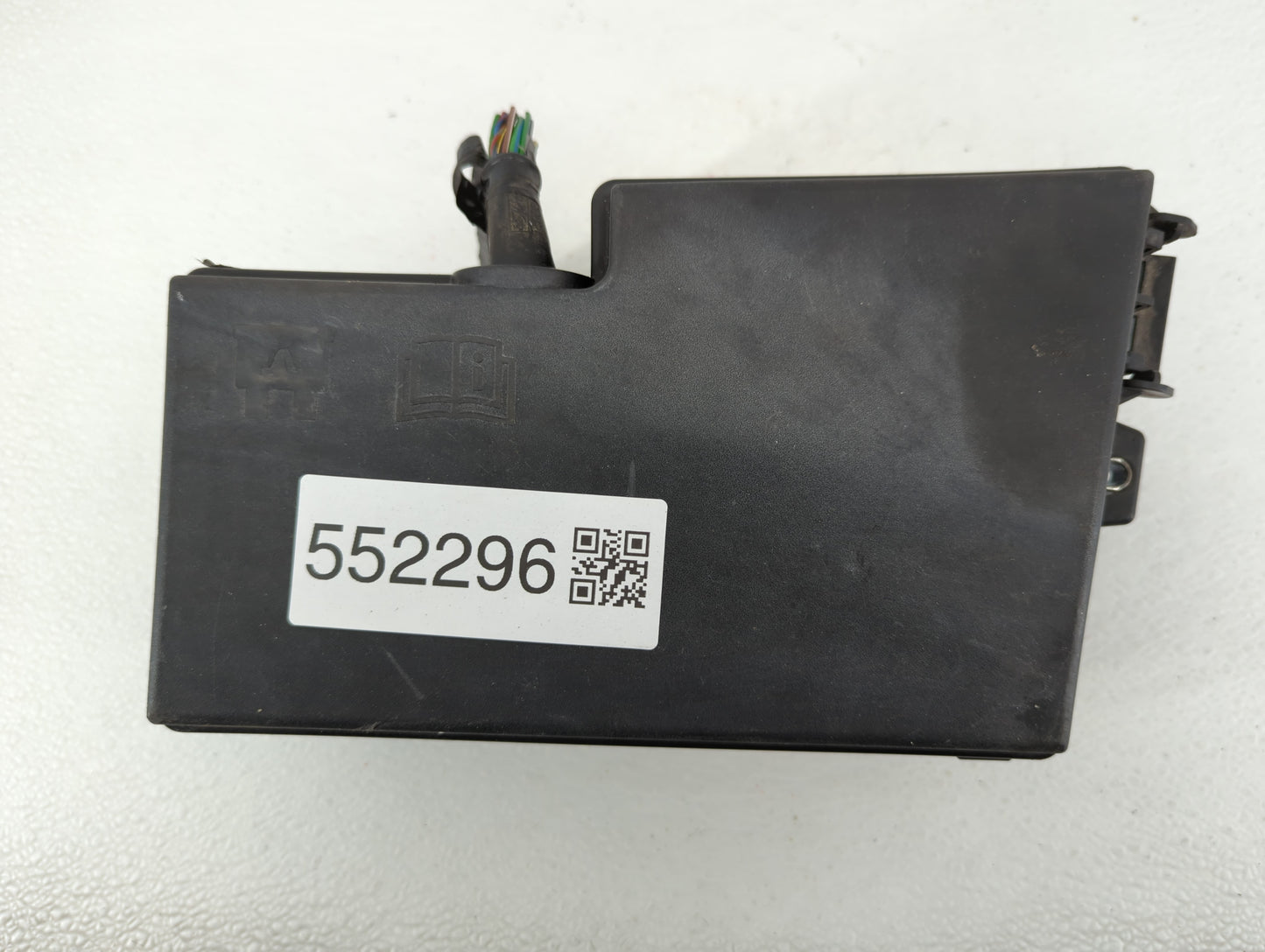 2010 Volvo V40 Fusebox Fuse Box Panel Relay Module P/N:8688040 Fits Fits 2008 2009 OEM Used Auto Parts - Oemusedautoparts1.c