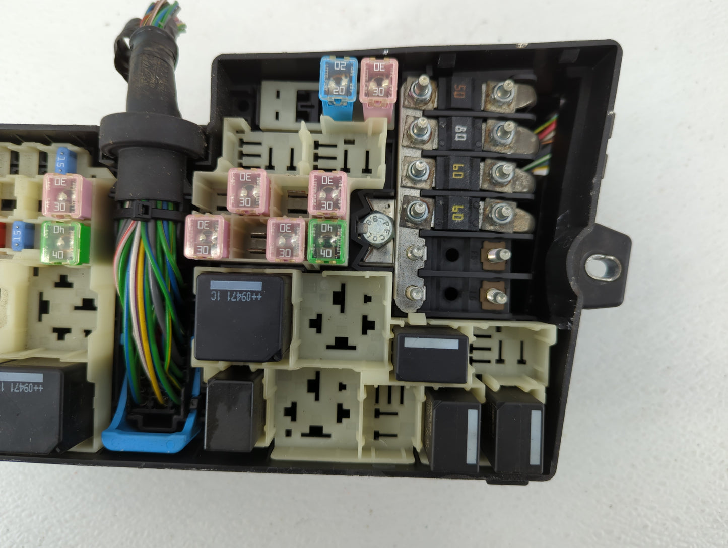 2010 Volvo V40 Fusebox Fuse Box Panel Relay Module P/N:8688040 Fits Fits 2008 2009 OEM Used Auto Parts - Oemusedautoparts1.c