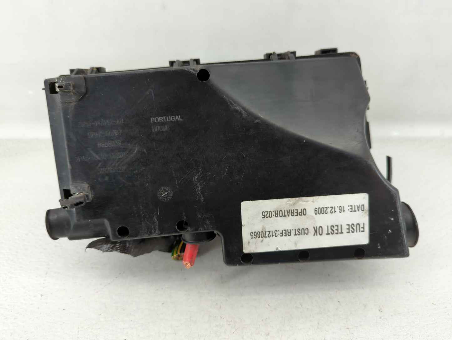2010 Volvo V40 Fusebox Fuse Box Panel Relay Module P/N:8688040 Fits Fits 2008 2009 OEM Used Auto Parts - Oemusedautoparts1.c
