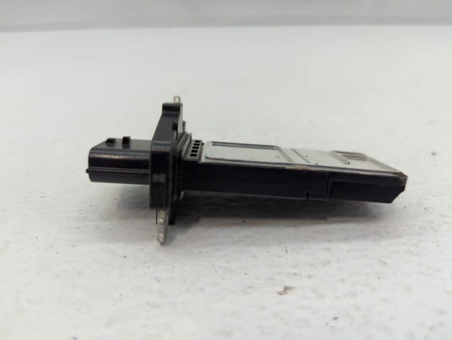 Volvo V40 Mass Air Flow Meter Maf - Oemusedautoparts1.com